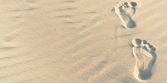 Deine Spuren im Sand – Balkon- und Terrassenbelag auch mal anders