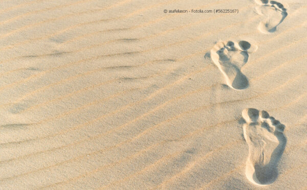 Deine Spuren im Sand – Bodenbelag für Balkon und Terrasse